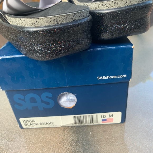 SAS WOMEN’s size 10 slip in sandals NEW! beautiful glittery dressy sandal. - Picture 5 of 5